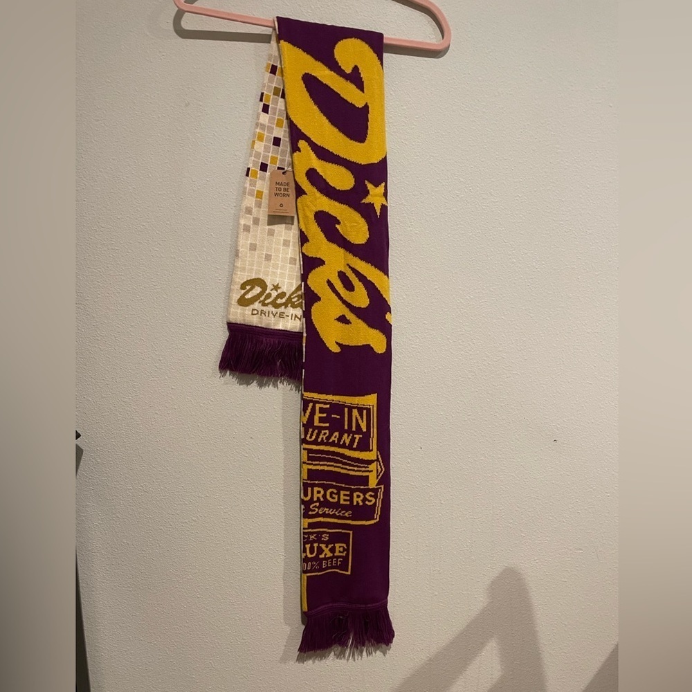 Dick’s Drive In NWT novelty scarf